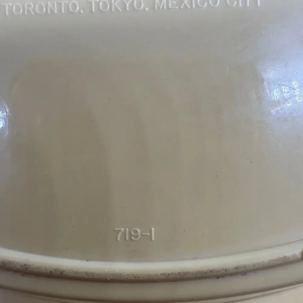 Vintage Tupperware Round Cake Taker 719-1 Harvest Gold Carrier USA